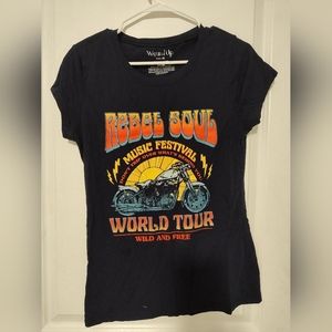 Wound up fitted hippie tee size large